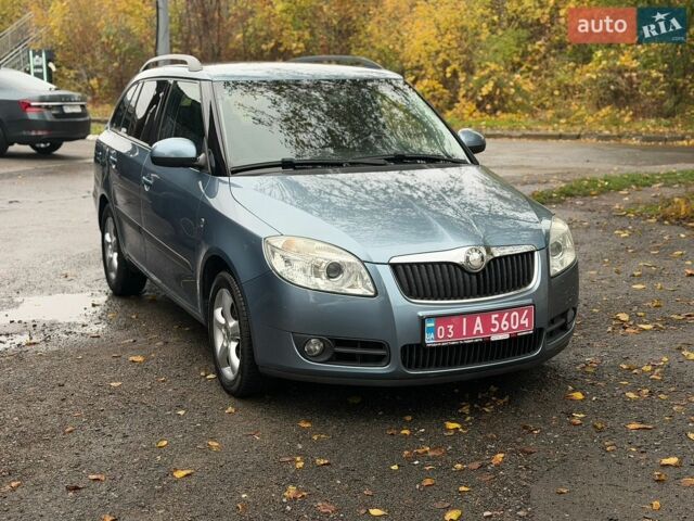 Синий Шкода Фабия, объемом двигателя 1.4 л и пробегом 223 тыс. км за 5400 $, фото 1 на Automoto.ua