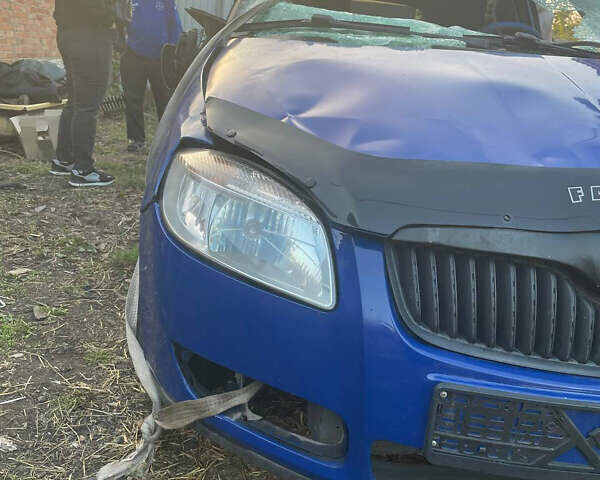 Синій Шкода Фабія, об'ємом двигуна 1.2 л та пробігом 253 тис. км за 1600 $, фото 1 на Automoto.ua