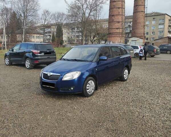 Синий Шкода Фабия, объемом двигателя 1.4 л и пробегом 219 тыс. км за 4449 $, фото 1 на Automoto.ua