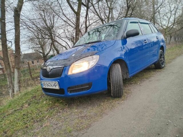 Синий Шкода Фабия, объемом двигателя 1.4 л и пробегом 375 тыс. км за 3800 $, фото 1 на Automoto.ua
