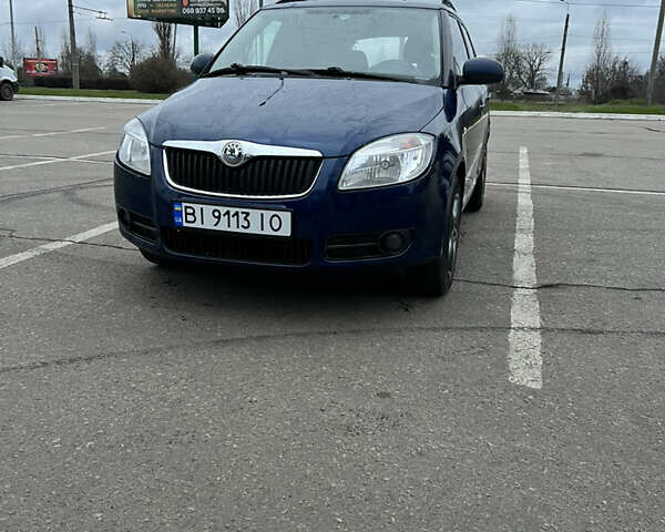 Синий Шкода Фабия, объемом двигателя 1.39 л и пробегом 249 тыс. км за 3500 $, фото 1 на Automoto.ua