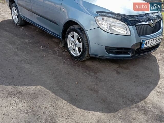 Синий Шкода Фабия, объемом двигателя 1.2 л и пробегом 210 тыс. км за 4450 $, фото 1 на Automoto.ua