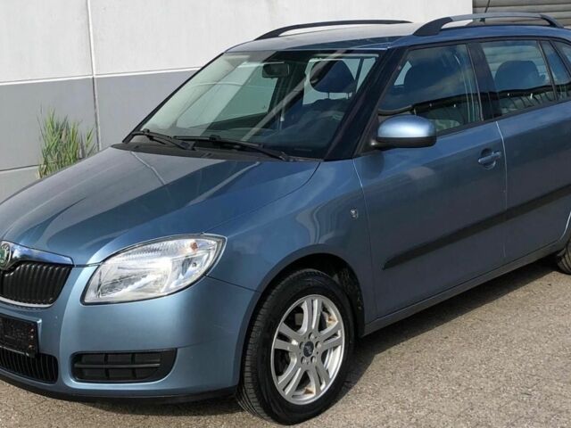 Синий Шкода Фабия, объемом двигателя 1.4 л и пробегом 220 тыс. км за 4999 $, фото 1 на Automoto.ua