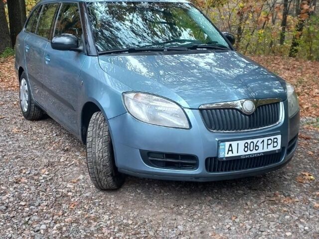Шкода Фабия 2008 в Киеве на Automoto.ua Синий Шкода Фабия, объемом двигателя 1.9 л и пробегом 196 тыс. км за 5900 $, фото 1 на Automoto.ua