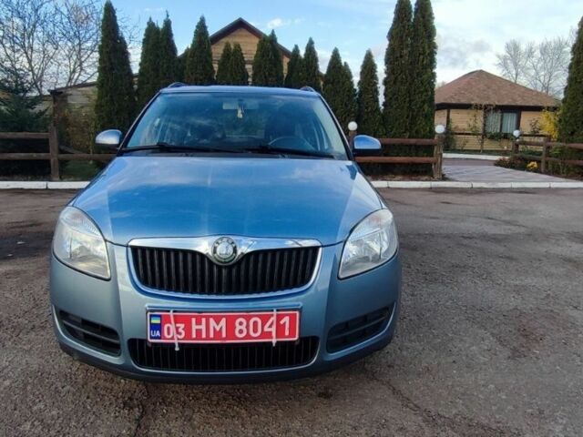 Синій Шкода Фабія, об'ємом двигуна 1.4 л та пробігом 245 тис. км за 5600 $, фото 1 на Automoto.ua