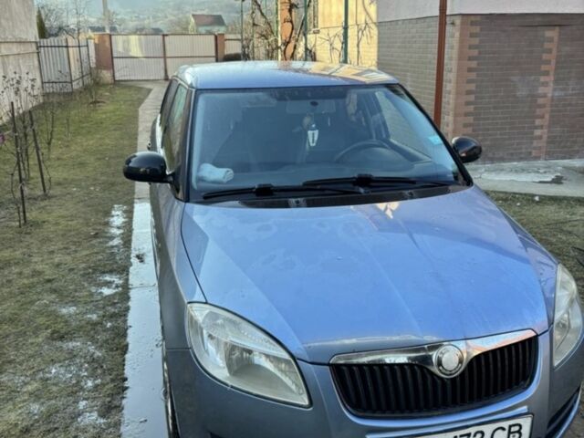 Синий Шкода Фабия, объемом двигателя 1.2 л и пробегом 295 тыс. км за 3700 $, фото 1 на Automoto.ua