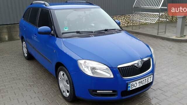 Синий Шкода Фабия, объемом двигателя 1.6 л и пробегом 268 тыс. км за 5300 $, фото 1 на Automoto.ua