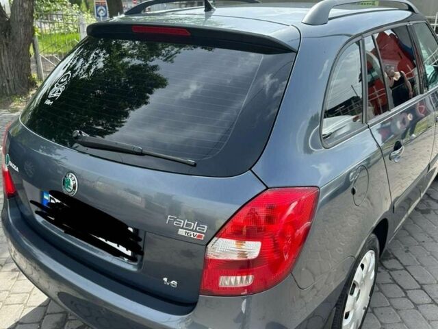 Синий Шкода Фабия, объемом двигателя 1.6 л и пробегом 219 тыс. км за 6400 $, фото 1 на Automoto.ua