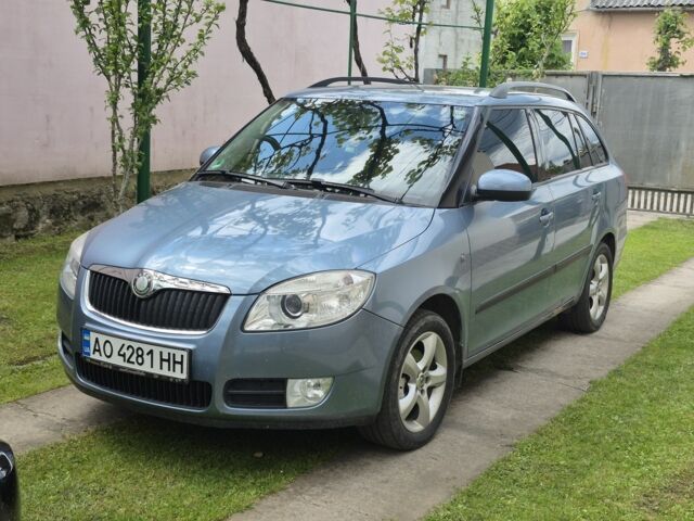Синий Шкода Фабия, объемом двигателя 0 л и пробегом 214 тыс. км за 5500 $, фото 1 на Automoto.ua