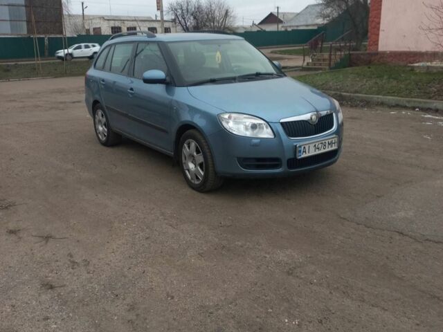 Синий Шкода Фабия, объемом двигателя 1.4 л и пробегом 210 тыс. км за 4900 $, фото 1 на Automoto.ua