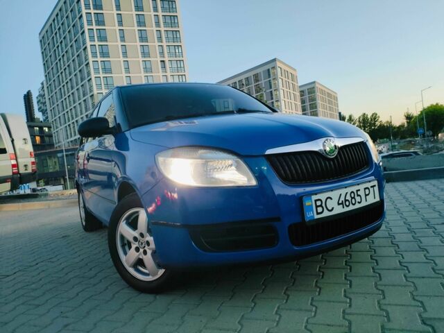 Синий Шкода Фабия, объемом двигателя 1.4 л и пробегом 285 тыс. км за 4300 $, фото 1 на Automoto.ua