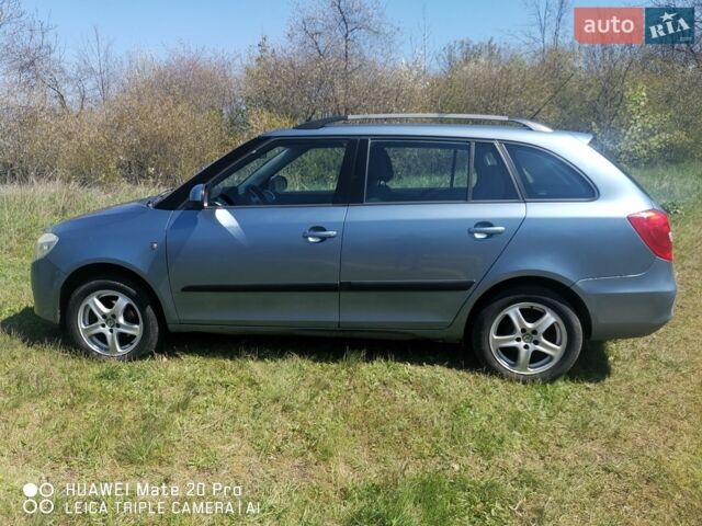 Синій Шкода Фабія, об'ємом двигуна 1.2 л та пробігом 200 тис. км за 3400 $, фото 1 на Automoto.ua