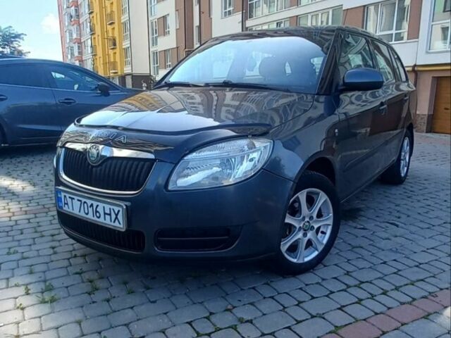 Синий Шкода Фабия, объемом двигателя 1.4 л и пробегом 250 тыс. км за 3900 $, фото 1 на Automoto.ua