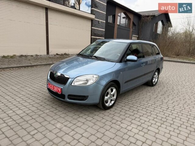 Синий Шкода Фабия, объемом двигателя 1.6 л и пробегом 220 тыс. км за 7000 $, фото 1 на Automoto.ua