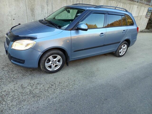 Синий Шкода Фабия, объемом двигателя 1 л и пробегом 210 тыс. км за 5400 $, фото 1 на Automoto.ua