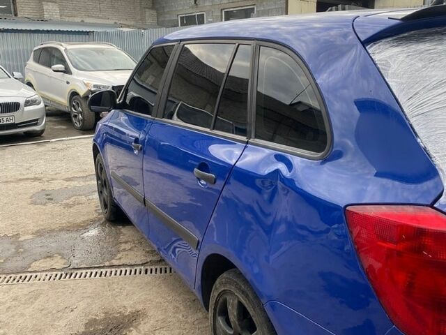 Синий Шкода Фабия, объемом двигателя 1.2 л и пробегом 190 тыс. км за 2300 $, фото 1 на Automoto.ua