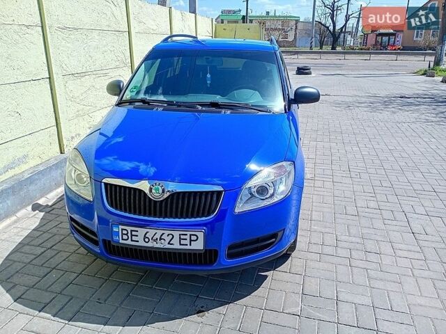 Синий Шкода Фабия, объемом двигателя 1.2 л и пробегом 214 тыс. км за 5200 $, фото 1 на Automoto.ua