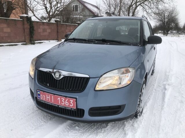 Синий Шкода Фабия, объемом двигателя 1.4 л и пробегом 214 тыс. км за 4899 $, фото 1 на Automoto.ua