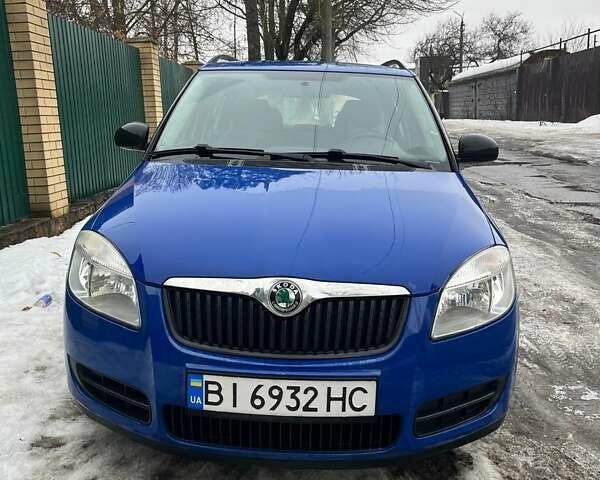 Синий Шкода Фабия, объемом двигателя 1.39 л и пробегом 291 тыс. км за 4500 $, фото 1 на Automoto.ua