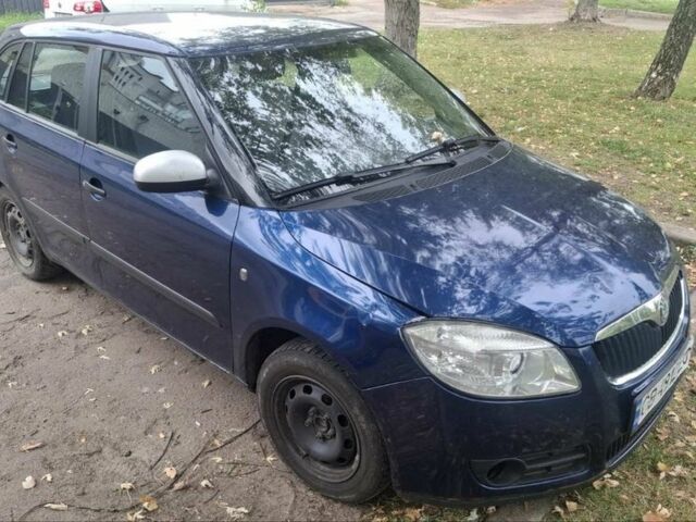 Синий Шкода Фабия, объемом двигателя 1.2 л и пробегом 300 тыс. км за 3300 $, фото 1 на Automoto.ua
