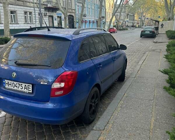 Синий Шкода Фабия, объемом двигателя 1.39 л и пробегом 180 тыс. км за 5300 $, фото 1 на Automoto.ua