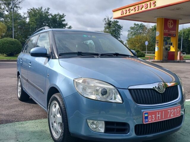 Синий Шкода Фабия, объемом двигателя 0 л и пробегом 190 тыс. км за 6100 $, фото 1 на Automoto.ua