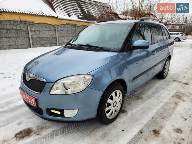 Синий Шкода Фабия, объемом двигателя 1.6 л и пробегом 221 тыс. км за 5800 $, фото 1 на Automoto.ua