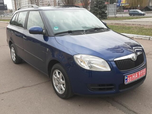 Синій Шкода Фабія, об'ємом двигуна 0 л та пробігом 220 тис. км за 5800 $, фото 1 на Automoto.ua