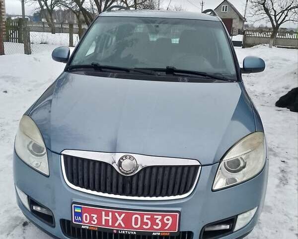 Синий Шкода Фабия, объемом двигателя 1.6 л и пробегом 227 тыс. км за 5800 $, фото 1 на Automoto.ua
