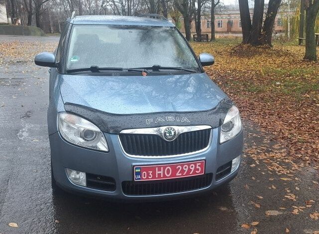 Синій Шкода Фабія, об'ємом двигуна 0 л та пробігом 200 тис. км за 5650 $, фото 1 на Automoto.ua