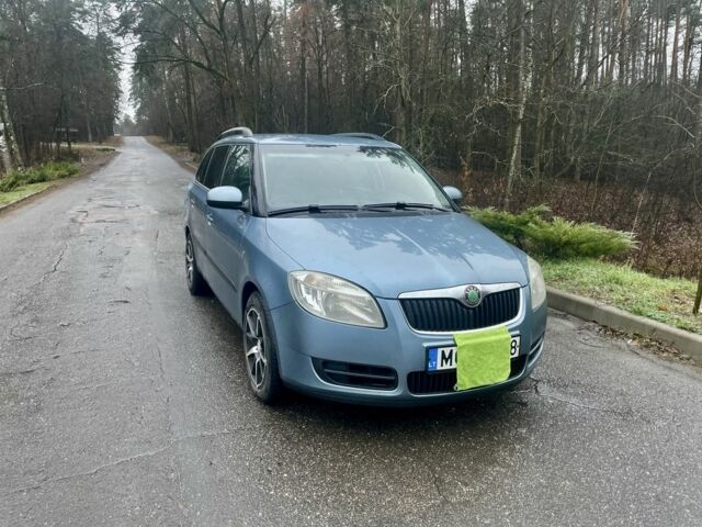 Синий Шкода Фабия, объемом двигателя 1.4 л и пробегом 270 тыс. км за 1500 $, фото 1 на Automoto.ua