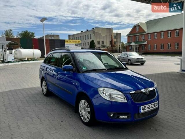 Синий Шкода Фабия, объемом двигателя 1.6 л и пробегом 227 тыс. км за 5600 $, фото 1 на Automoto.ua