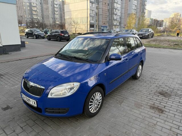 Синий Шкода Фабия, объемом двигателя 1.2 л и пробегом 150 тыс. км за 4500 $, фото 1 на Automoto.ua