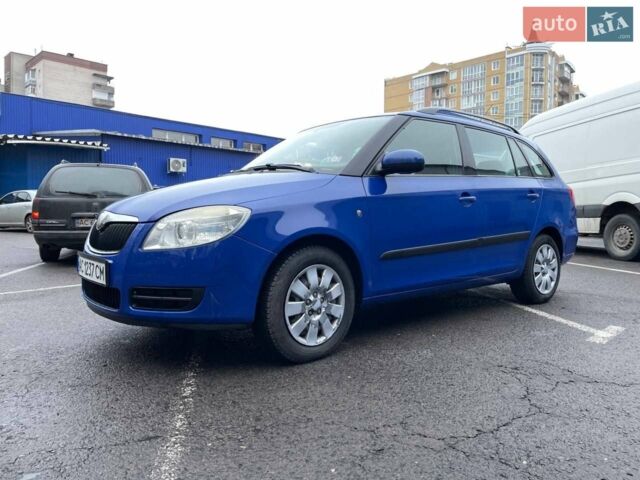 Синій Шкода Фабія, об'ємом двигуна 1.4 л та пробігом 212 тис. км за 4800 $, фото 1 на Automoto.ua