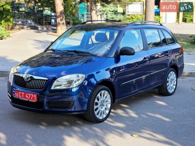 Синій Шкода Фабія, об'ємом двигуна 1.4 л та пробігом 216 тис. км за 6200 $, фото 1 на Automoto.ua