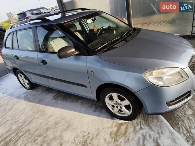 Синій Шкода Фабія, об'ємом двигуна 1.42 л та пробігом 220 тис. км за 5300 $, фото 1 на Automoto.ua