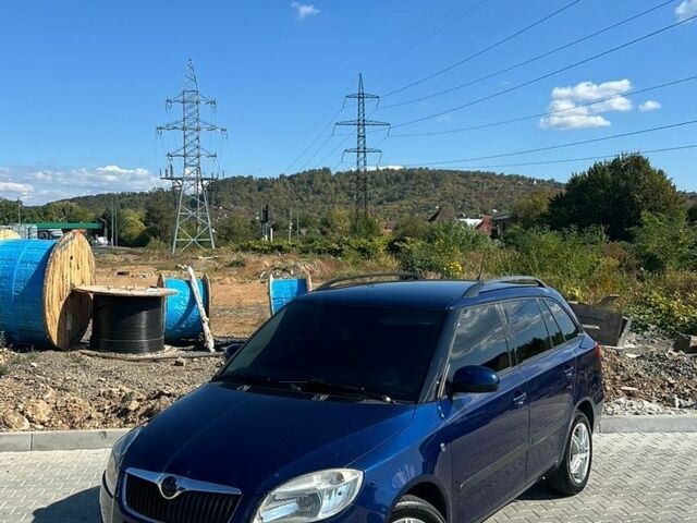Синий Шкода Фабия, объемом двигателя 1.6 л и пробегом 162 тыс. км за 5300 $, фото 1 на Automoto.ua