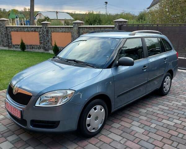 Синий Шкода Фабия, объемом двигателя 1.2 л и пробегом 161 тыс. км за 4750 $, фото 1 на Automoto.ua