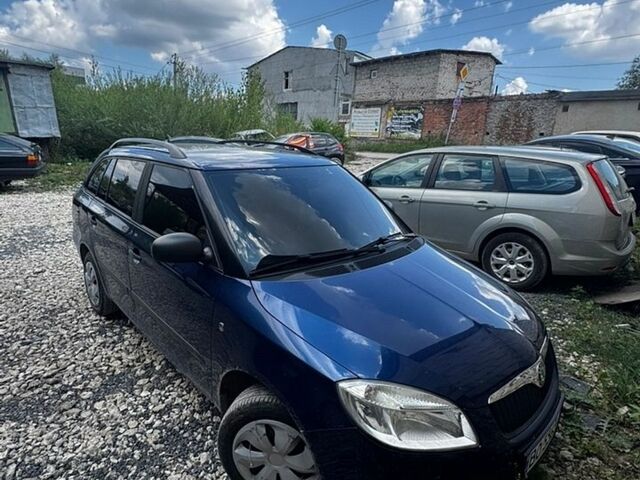 Синій Шкода Фабія, об'ємом двигуна 1.2 л та пробігом 170 тис. км за 3899 $, фото 1 на Automoto.ua