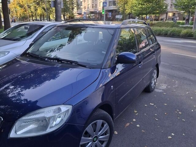Синій Шкода Фабія, об'ємом двигуна 1.39 л та пробігом 179 тис. км за 5000 $, фото 1 на Automoto.ua