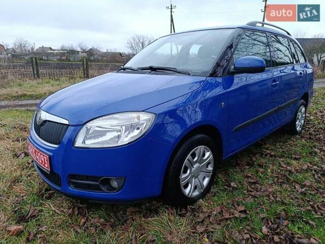 Синий Шкода Фабия, объемом двигателя 0 л и пробегом 206 тыс. км за 4999 $, фото 1 на Automoto.ua