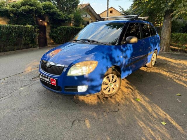 Синий Шкода Фабия, объемом двигателя 1.4 л и пробегом 292 тыс. км за 4390 $, фото 1 на Automoto.ua