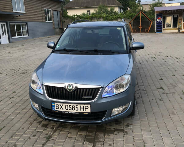 Синий Шкода Фабия, объемом двигателя 1.2 л и пробегом 305 тыс. км за 6500 $, фото 1 на Automoto.ua