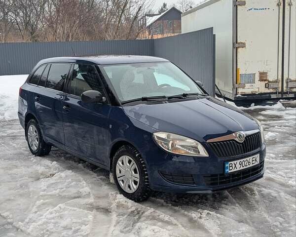 Синий Шкода Фабия, объемом двигателя 1.6 л и пробегом 209 тыс. км за 5100 $, фото 1 на Automoto.ua