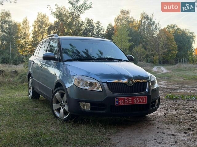 Синий Шкода Фабия, объемом двигателя 1.4 л и пробегом 174 тыс. км за 6500 $, фото 1 на Automoto.ua