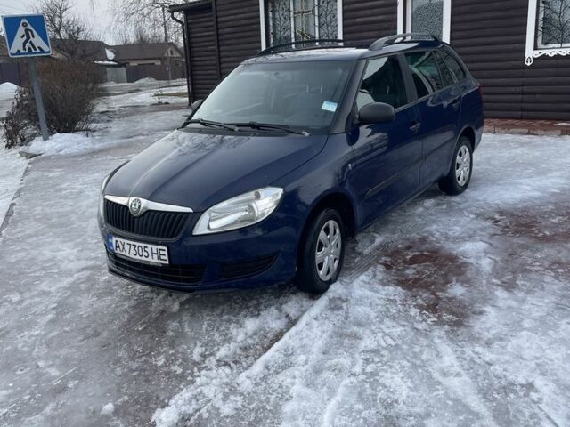 Синий Шкода Фабия, объемом двигателя 1.2 л и пробегом 172 тыс. км за 3650 $, фото 1 на Automoto.ua