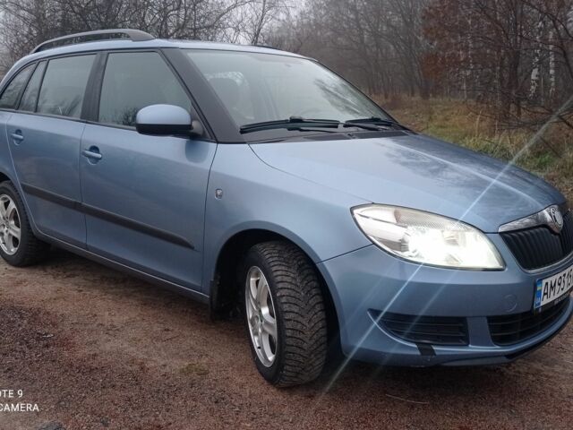 Синий Шкода Фабия, объемом двигателя 1.6 л и пробегом 235 тыс. км за 5600 $, фото 1 на Automoto.ua