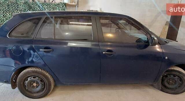 Синій Шкода Фабія, об'ємом двигуна 1.2 л та пробігом 328 тис. км за 4500 $, фото 1 на Automoto.ua