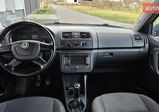 Синий Шкода Фабия, объемом двигателя 0 л и пробегом 195 тыс. км за 5400 $, фото 1 на Automoto.ua