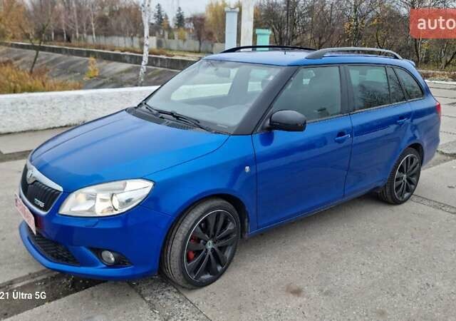 Синий Шкода Фабия, объемом двигателя 1.4 л и пробегом 222 тыс. км за 8100 $, фото 1 на Automoto.ua